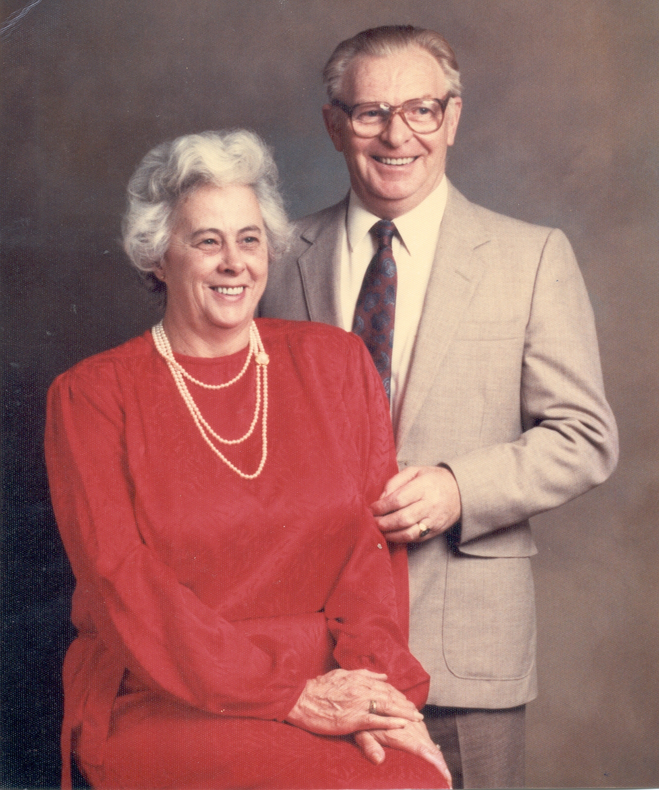 Klik voor foto in apart venster van_den_broek__joop_en_leny_1989.jpg
